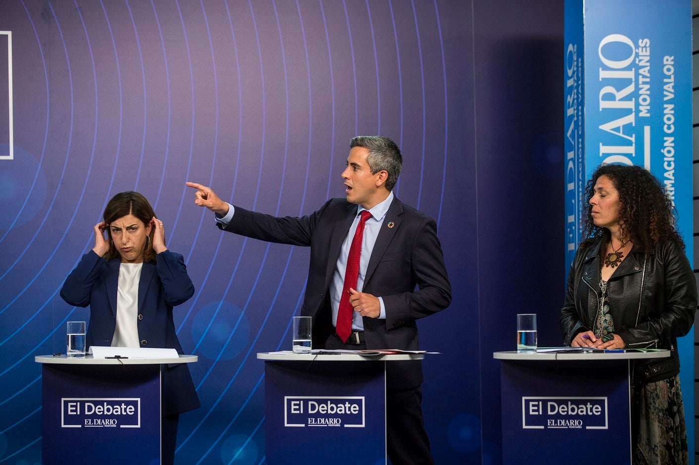 María José Sáenz de Buruaga (PP), Miguel Ángel Revilla (PRC), Pablo Zuloaga (PSOE), Mónica Rodero (Podemos), Félix Álvarez (Ciudadanos) y Cristóbal Palacio (Vox) se enfrentaron en el primer debate autonómico