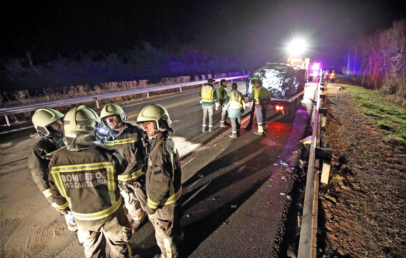 Accidente provocado por un 'kamikaze' en la A-8 en Caviedes (enero 2018).