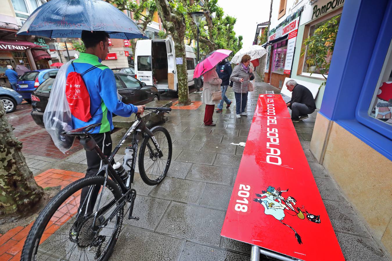 Preparativos en cada esquina de Cabezón para que todo esté listo de cara al inicio de Los 10.000 del Soplao