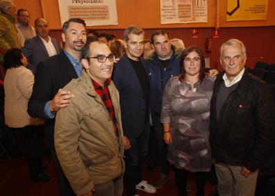 Imagen secundaria 1 - Cantó agita en Torrelavega el miedo a los pactos del PSOE