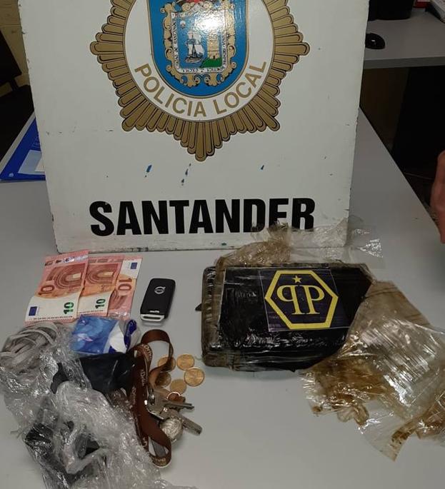 Un kilo de cocaína bajo el asiento del conductor