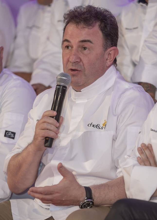 Veintisiete chefs con estrella Michelin cocinan juntos en un evento por la infancia