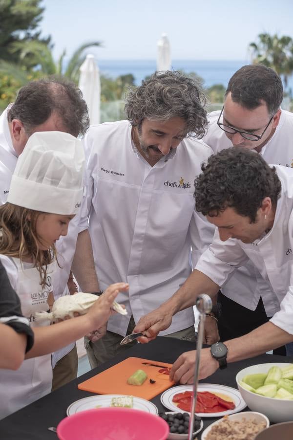 Veintisiete chefs con estrella Michelin cocinan juntos en un evento por la infancia