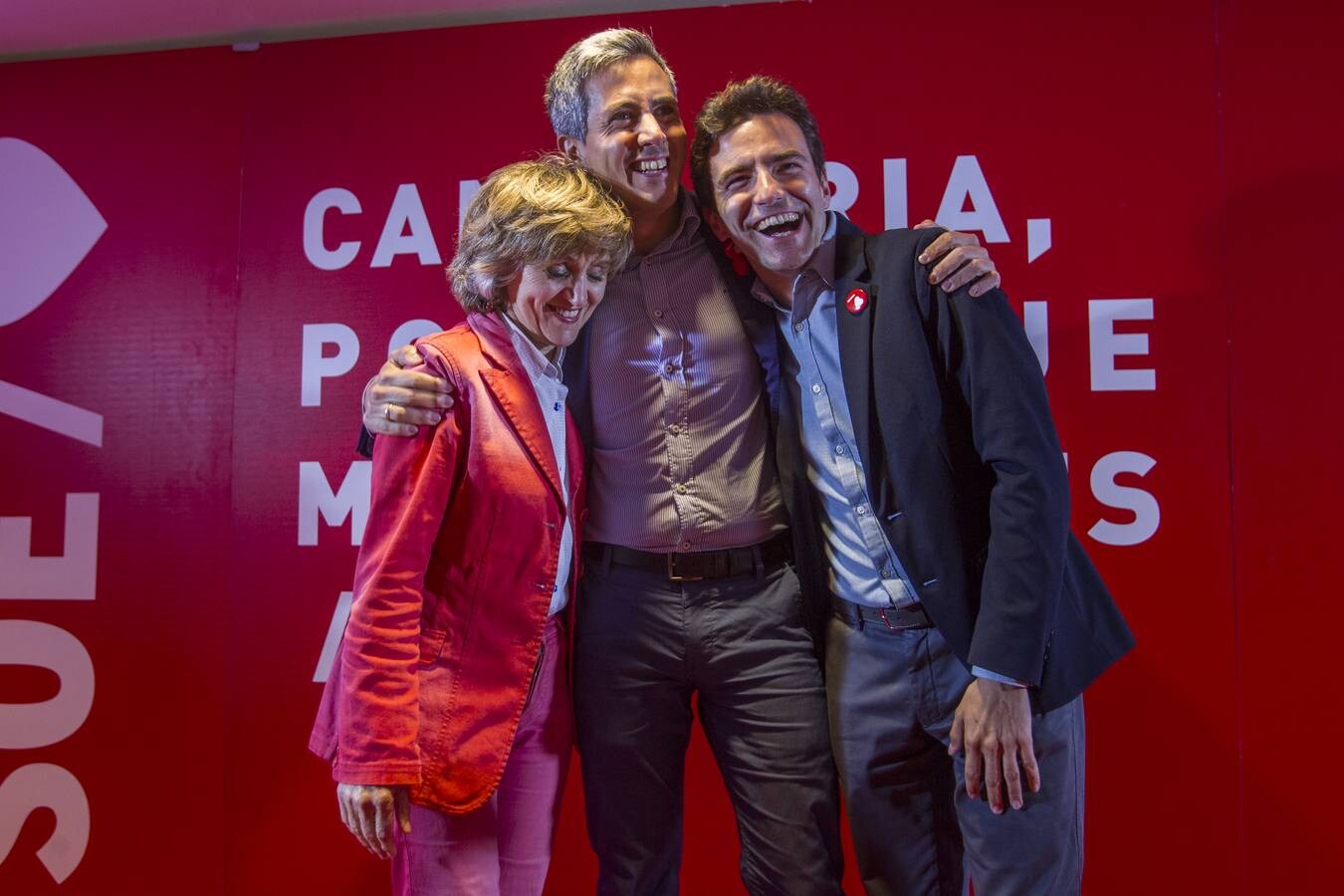 La ministra de Sanidad en funciones, María Luisa Carcedo, acompañó a Zuloaga y Casares en el cierre de campaña del PSOE.