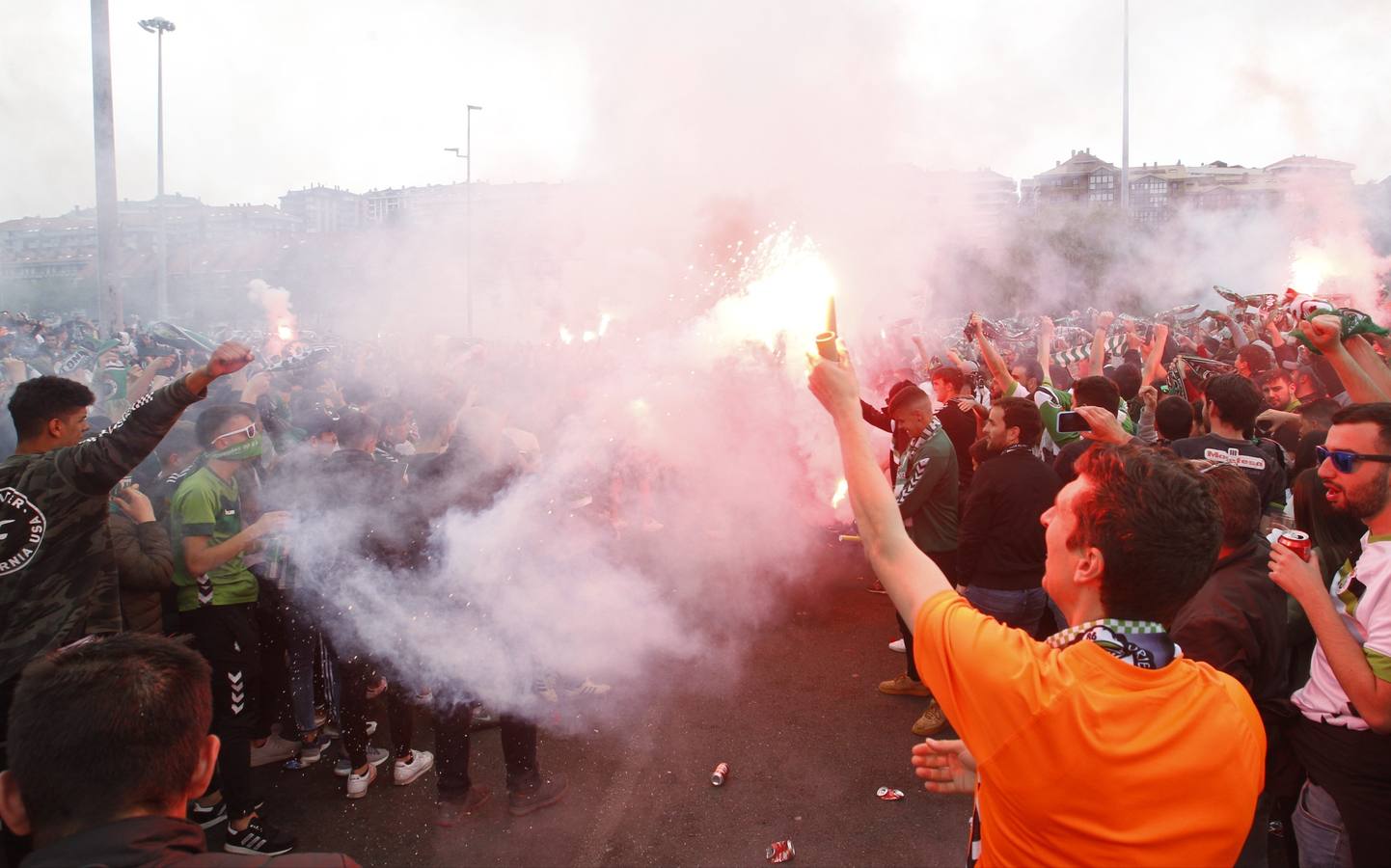 Fotos: Impresionante recibimiento a los jugadores racinguistas