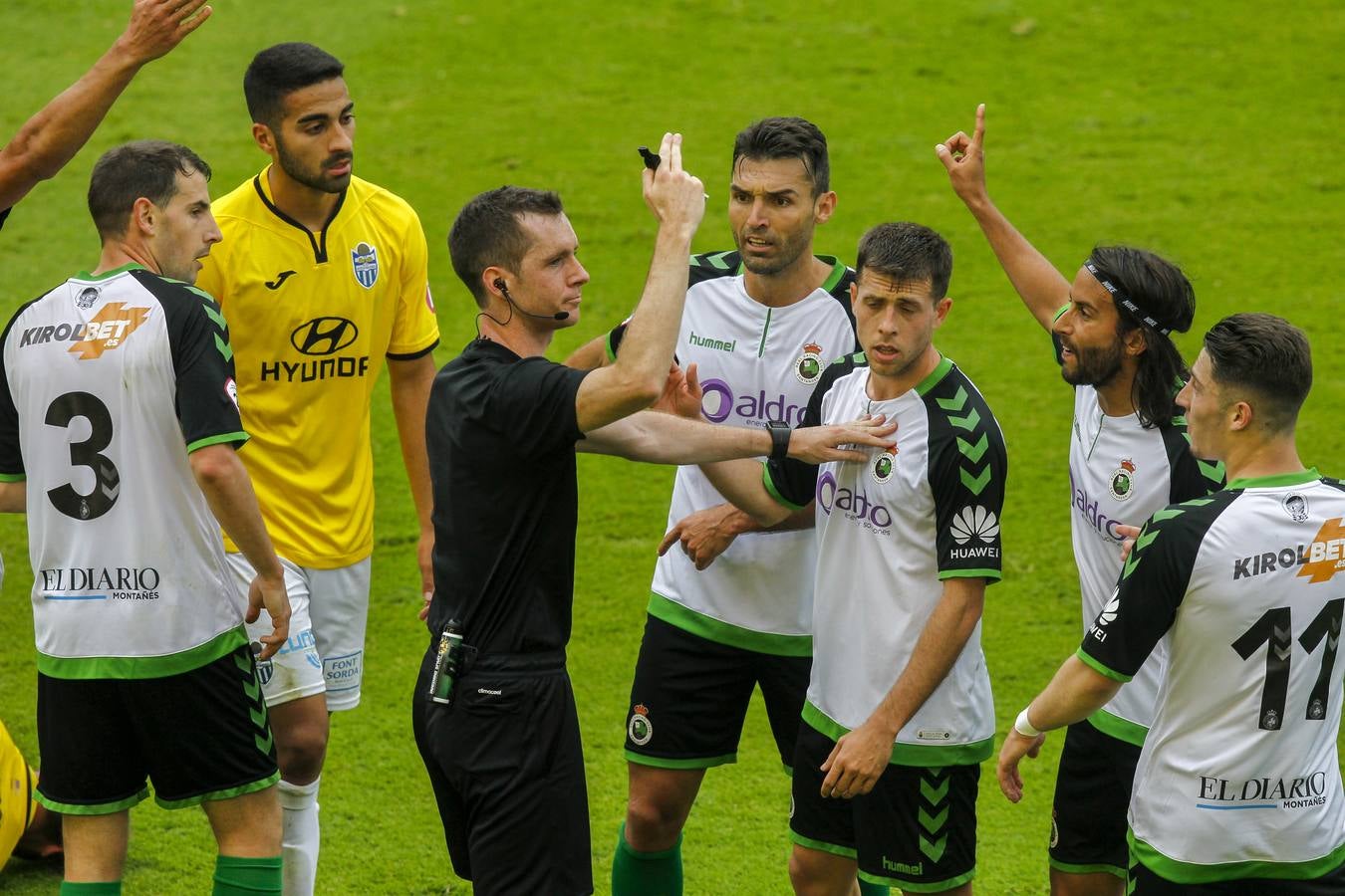 Fotos: El Racing no pasa del empate a cero ante el Baleares