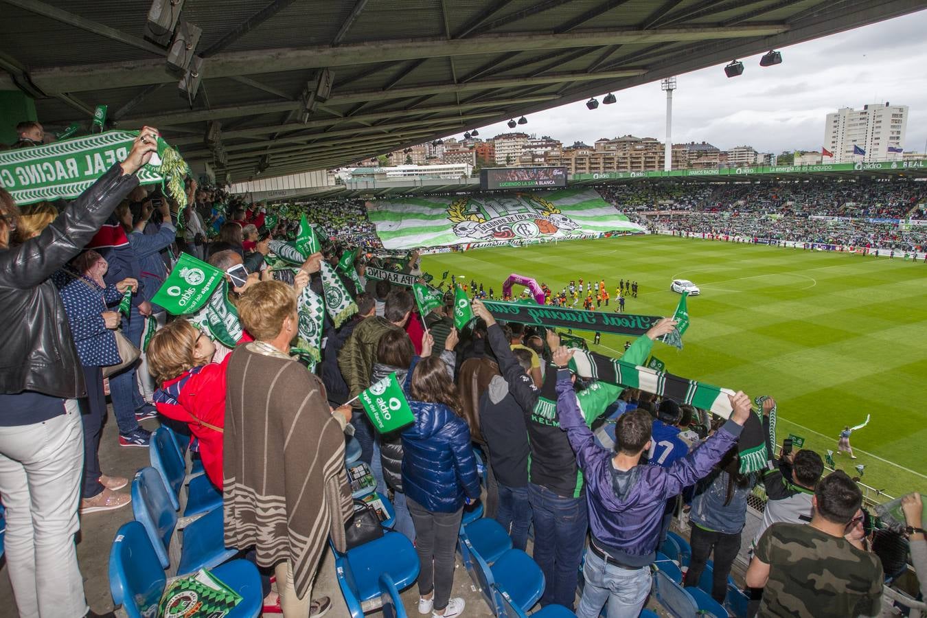 Fotos: El Racing no pasa del empate a cero ante el Baleares