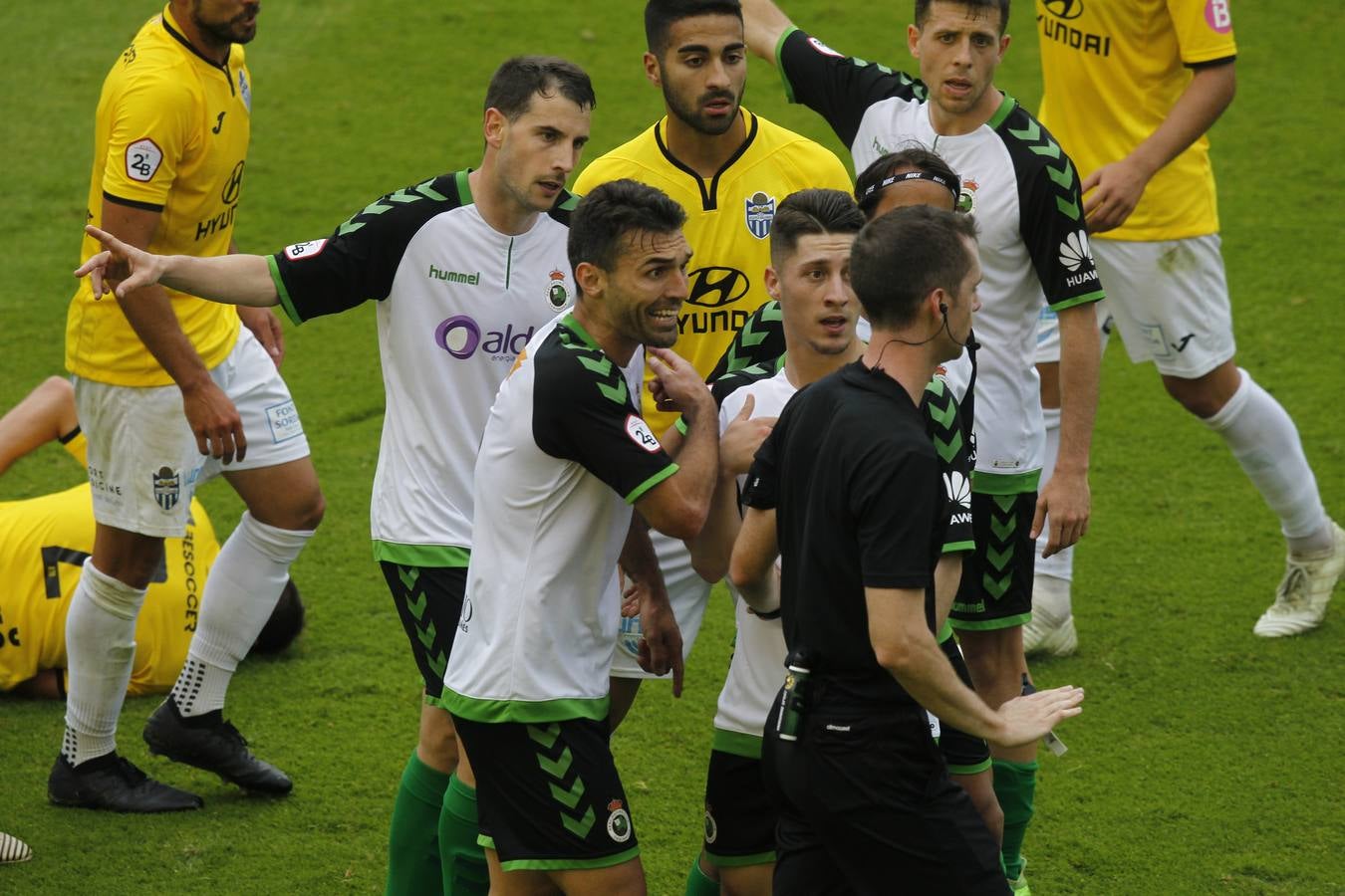 Fotos: El Racing no pasa del empate a cero ante el Baleares