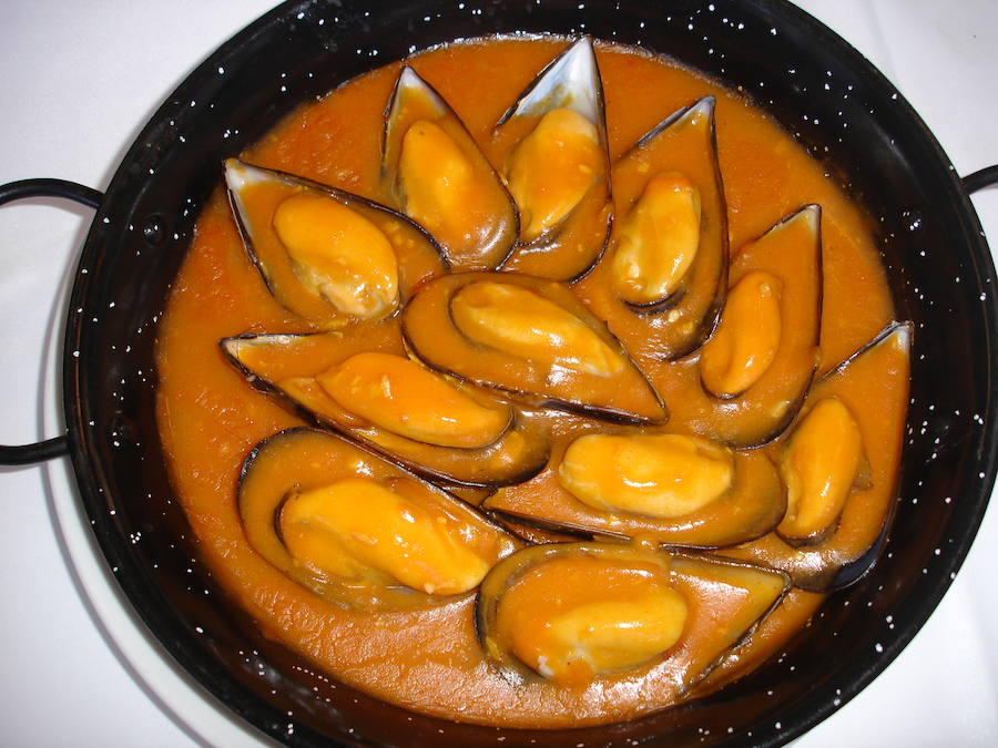 Mejillones. Al vapor, con unas gotas de limón, en salsa, vinagreta, escabeche o tigres.