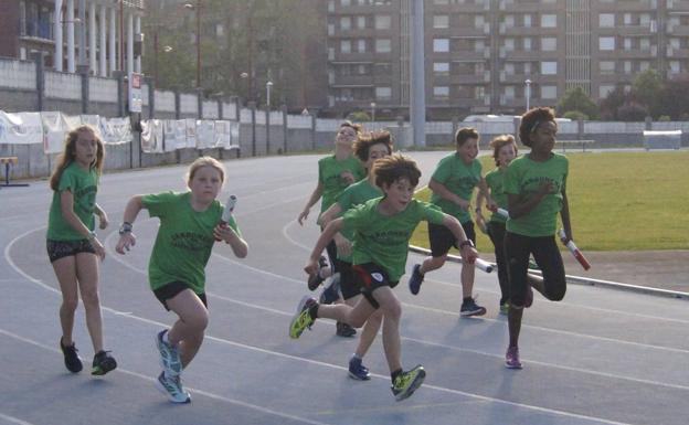 Imagen principal - El Club Carbonero Castro, una carrera imparable hacia el éxito
