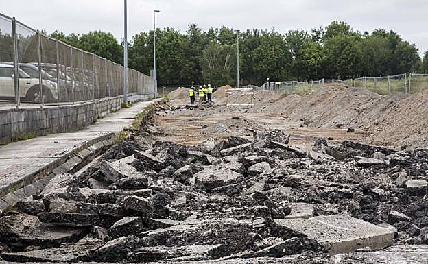 La carretera de Cros hasta Makro presentaba baches y abombamientos desde hace diez años. 