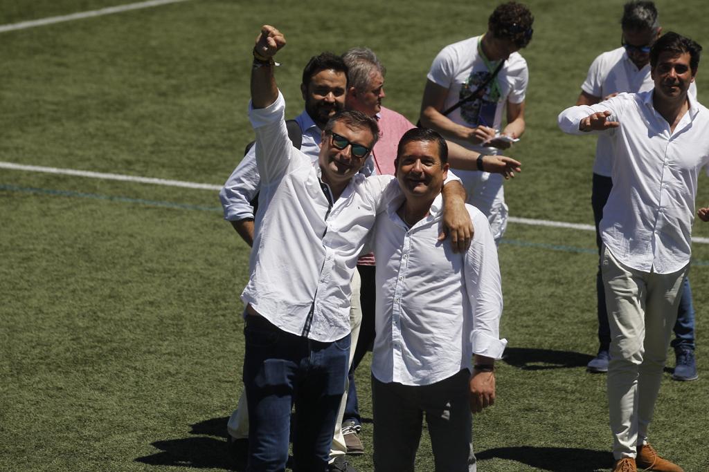 Fotos: Así celebran los jugadores del Racing y el equipo técnico el ascenso a Segunda División