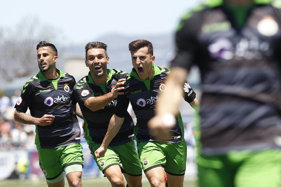 Un gol de Buñuel de penalti permitió al Racing subir de categoría tras el empate a cero de la ida