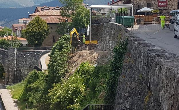 Potes construye un mirador y una pasarela peatonal sobre el Deva
