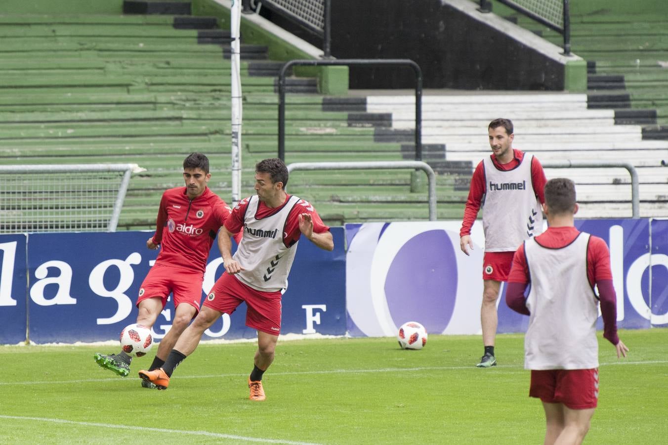 Fotos: Un entrenamiento relajado en los Campos de Sport dell Sardinero