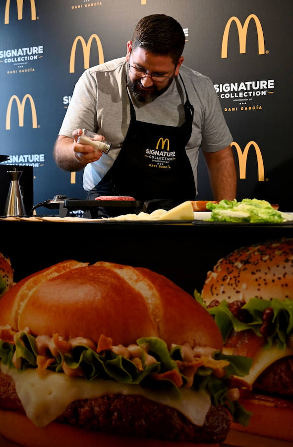 El chef malagueño Dani García refrenda su camino de separación de la alta cocina e inmersión en la más popular con una nueva alianza con una cadena internacional de comida rápida para la que ya creó, no sin polémica, una hamburguesa en 2015
