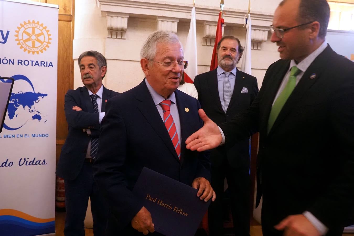 Fotos: Fernando Jáuregui recibe el III Premio Rotario a la Prensa de Cantabria