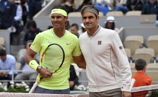 Rafa Nadal y Roger Federer, en las semifinales de Roland Garros. 