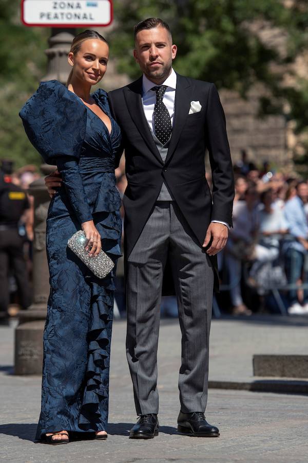 El futbolista Jordi Alba y su pareja. 