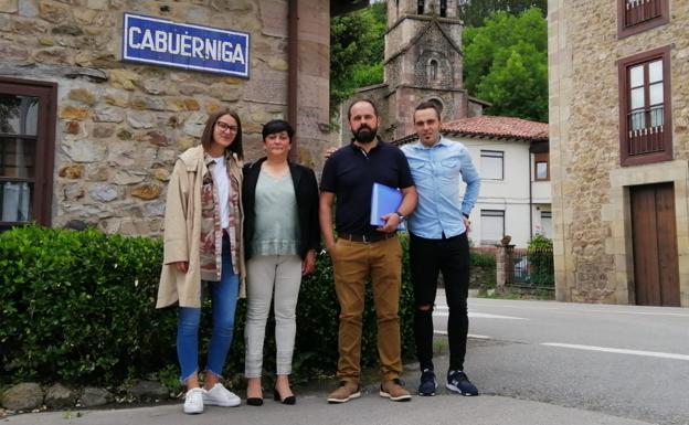 Los cuatro concejales que conforman el equipo de gobierno de Cabuérniga.