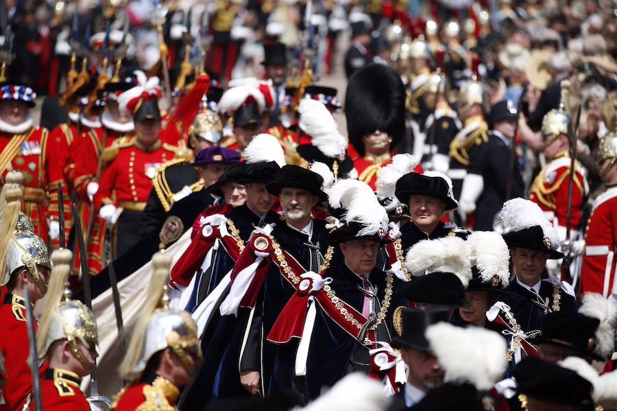 Felipe VI cumplirá este miércoles cinco años en el trono y lo hará con el broche de haber sido investido hoy caballero de la Orden de la Jarretera, la máxima distinción del Reino Unido, en una solemne ceremonia celebrada en el Castillo de Windsor en presencia de la reina Isabel II de Inglaterra.