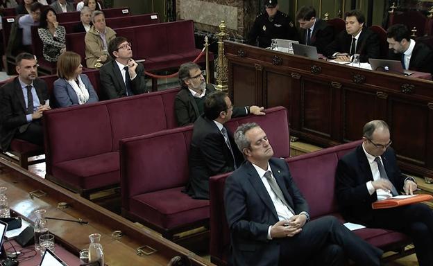 Vista general de los imputados durante una de las sesiones del juicio del 'procés'.