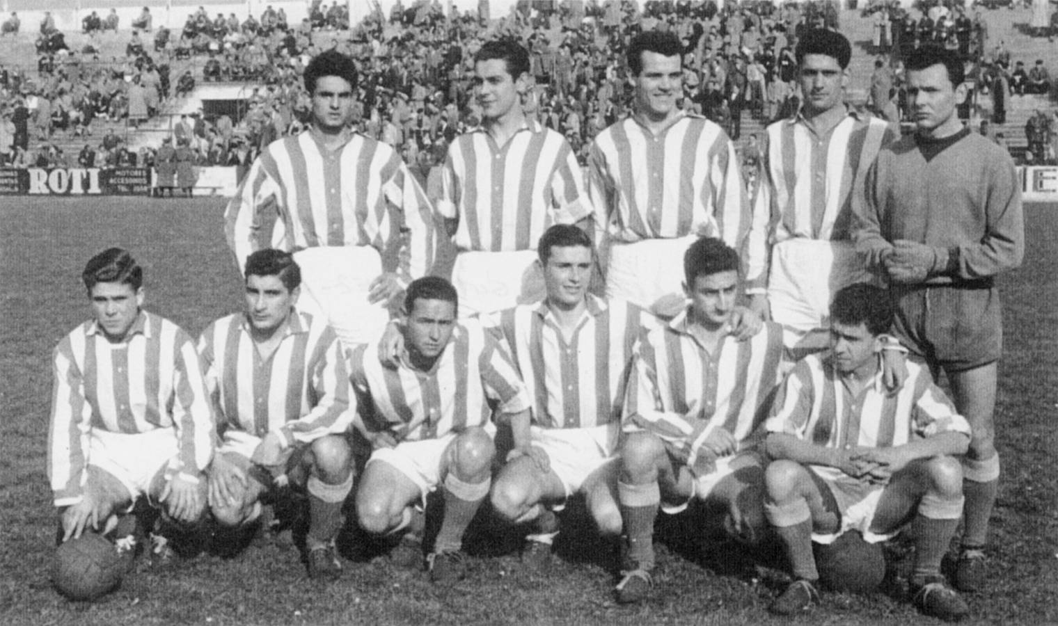 El Rayo Cantabria de la temporada 54-55 con Herrero, Yosu, Santamaría, Sierra, Bolado, Chiri, López, Gutiérrez, Laureano, Pardo y Marquitos II.