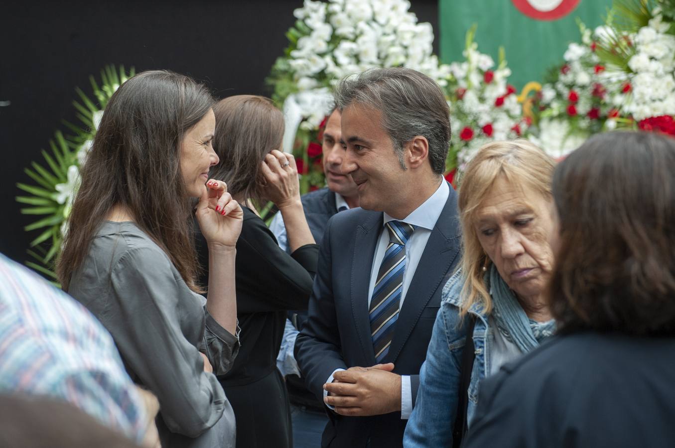 El Parlamento de Cantabria acoge la capilla ardiente del Rafael de la Sierra.