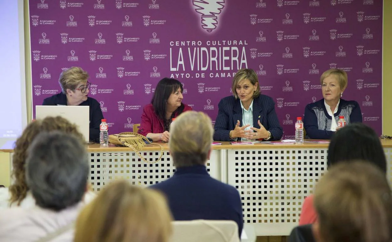 Camargo acoge un encuentro para reforzar el conocimiento empresarial de las mujeres