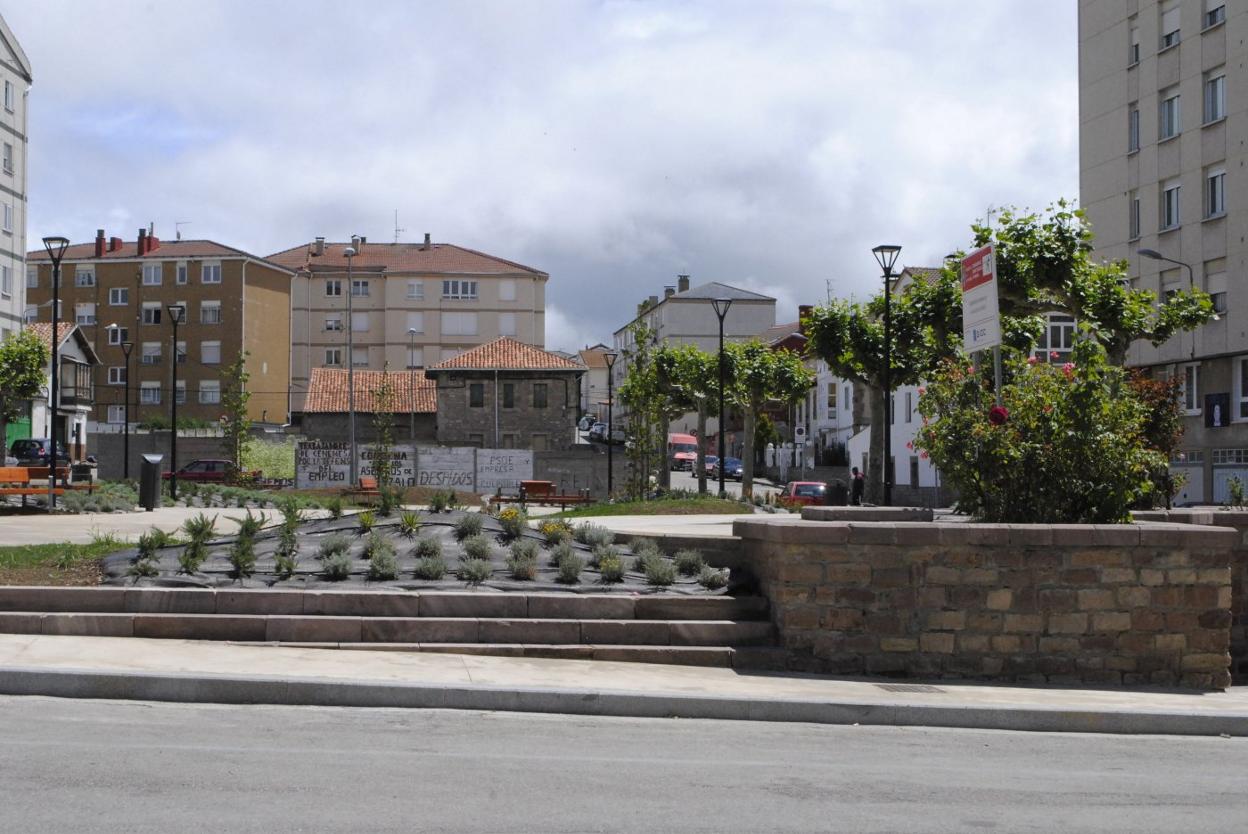 Así luce la renovada Plaza de Los Caños de Reinosa. :