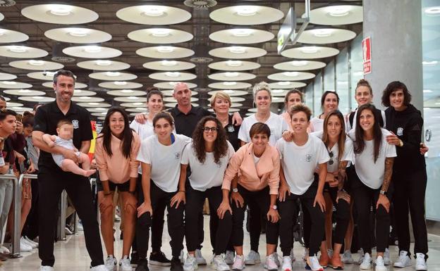 Componentes de la selección, a su llegada a Madrid. 