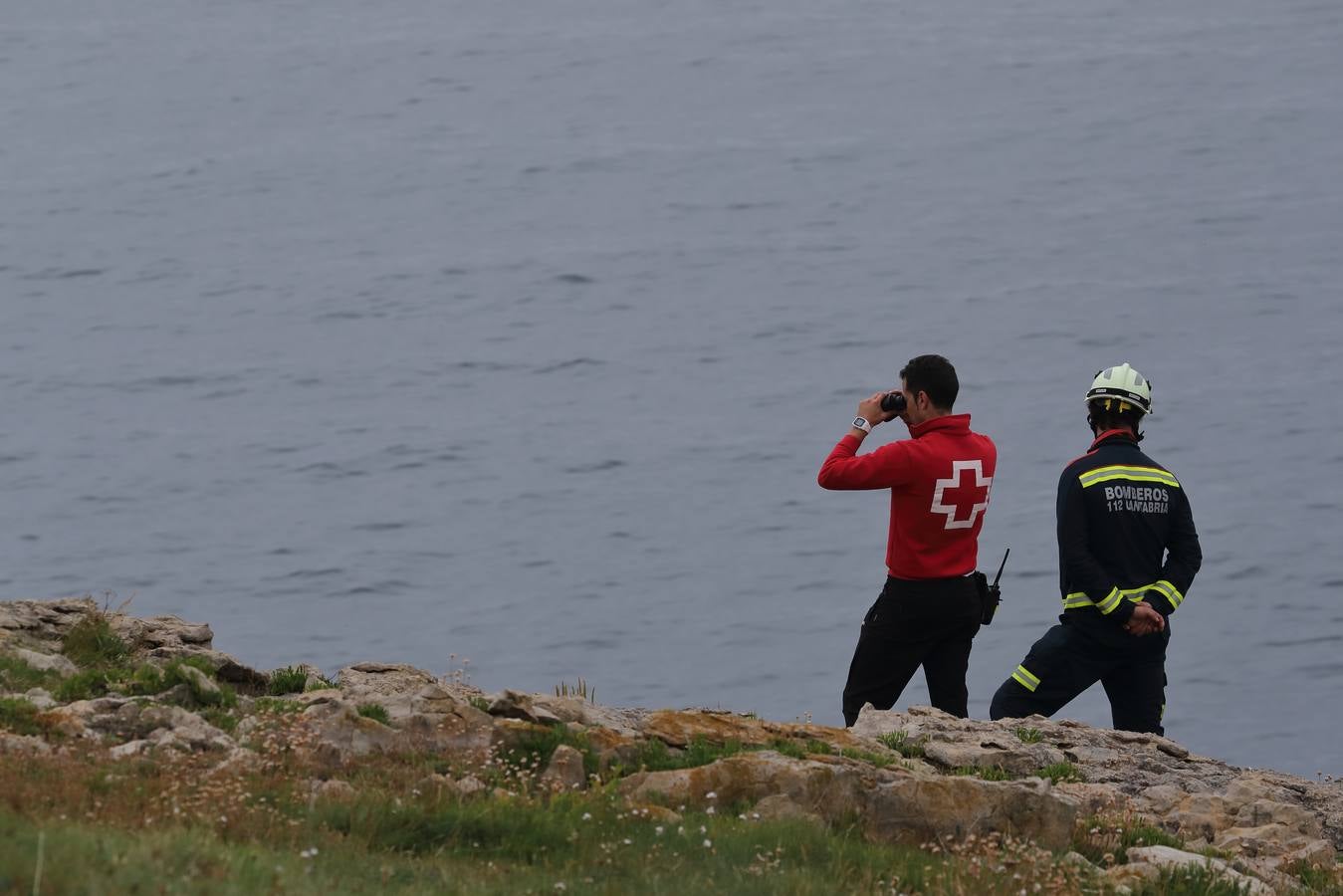 Los perros han vuelto a señalar el rastro del menor en los acantilados mientras se le busca también desde el mar y desde el aire