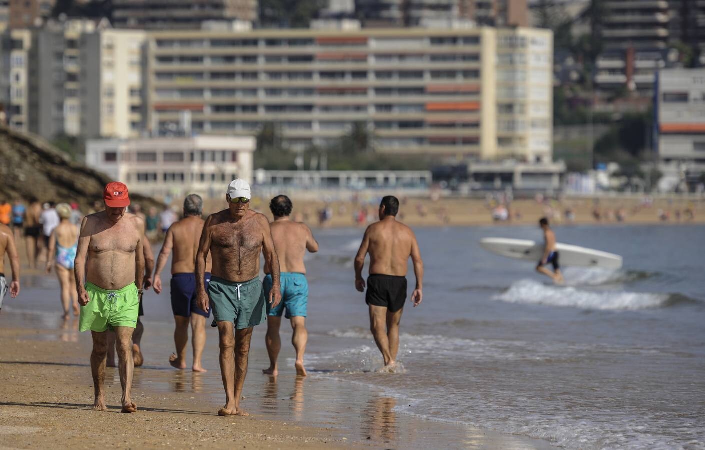 Fotos: El sol y el calor llenan las playas