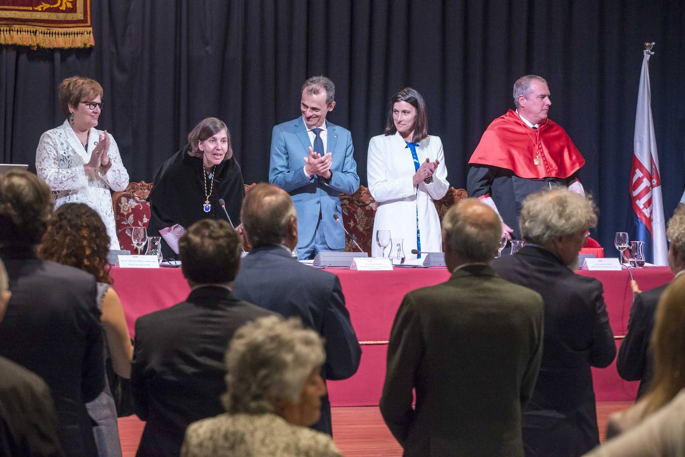 El acto, con la presencia del ministro de Ciencia, Pedro Duque, ha tenido lugar en el Paraninfo de La Magdalena