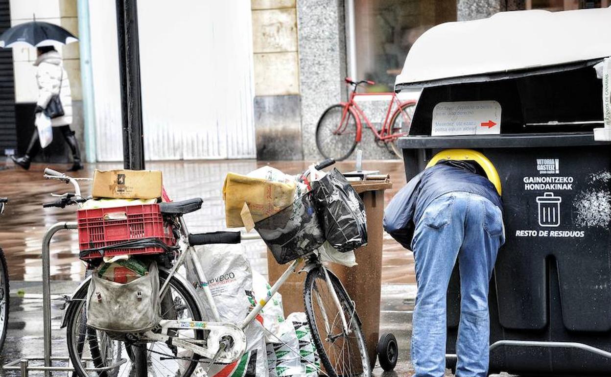 Uno de cada cinco españoles está en riesgo de pobreza, con menos de 8.871 euros al año