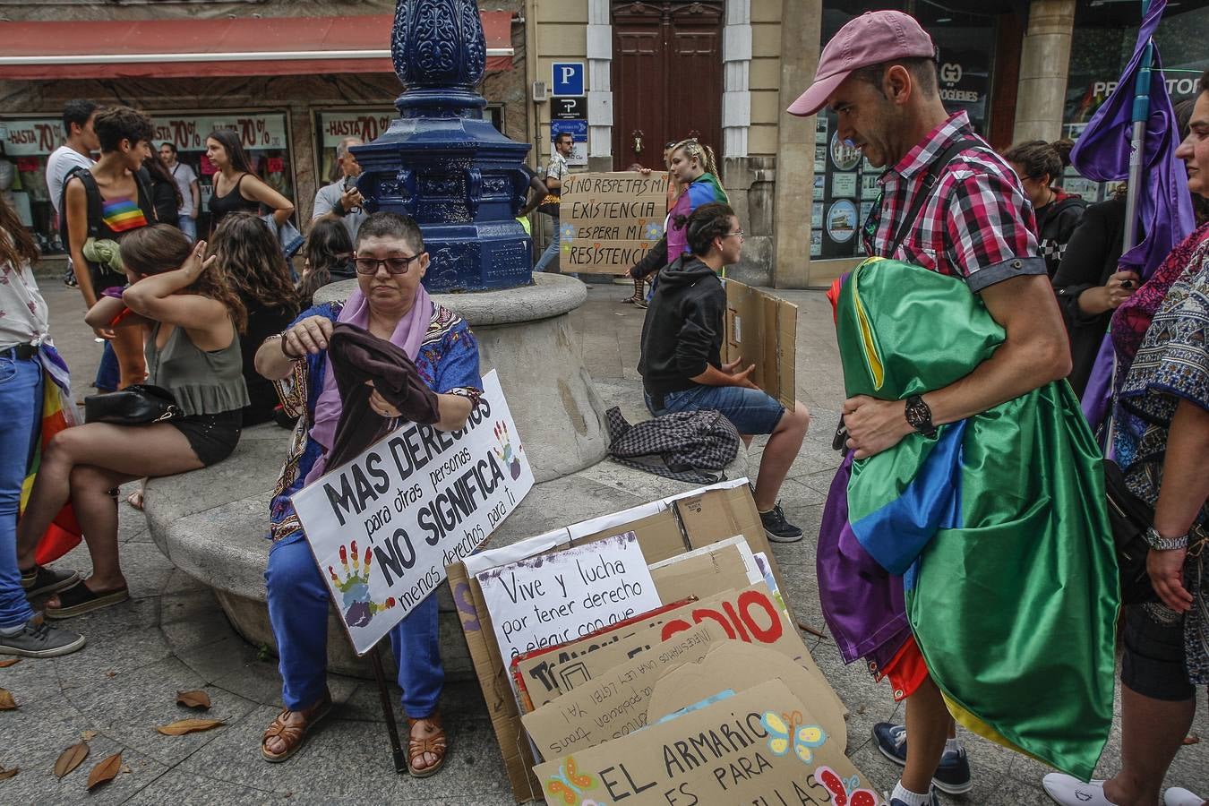 Fotos: La manifestación por el Día del Orgullo por el centro de Santander