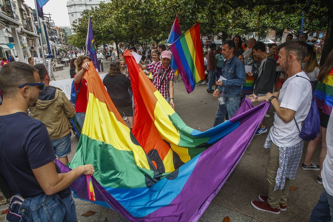 Fotos: La manifestación por el Día del Orgullo por el centro de Santander