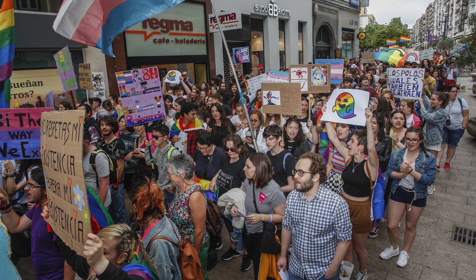 Fotos: La manifestación por el Día del Orgullo por el centro de Santander