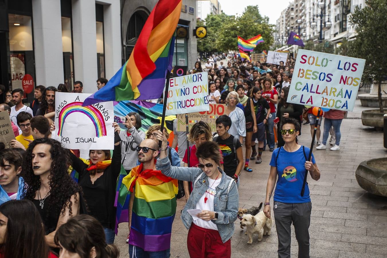 Fotos: La manifestación por el Día del Orgullo por el centro de Santander