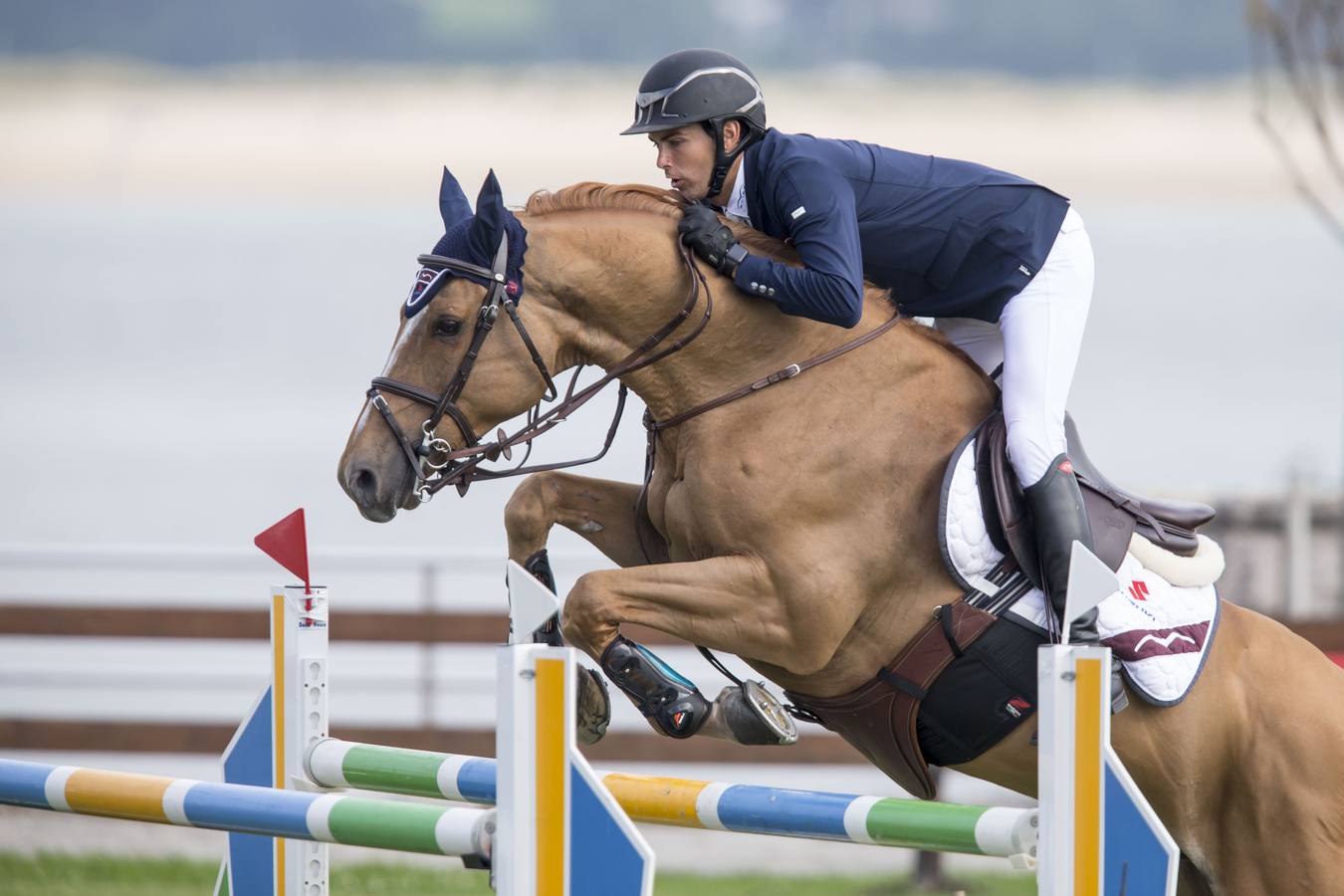 El jinete vitoriano González de Zárate ganó el Trofeo CaixaBank y la joven amazona cántabra Gabriela Pérez se hizo con el segundo puesto del Frigo, en una jornada que atrajo a multitud de personas a La Magdalena