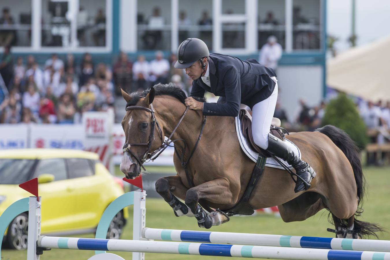 El jinete vitoriano González de Zárate ganó el Trofeo CaixaBank y la joven amazona cántabra Gabriela Pérez se hizo con el segundo puesto del Frigo, en una jornada que atrajo a multitud de personas a La Magdalena