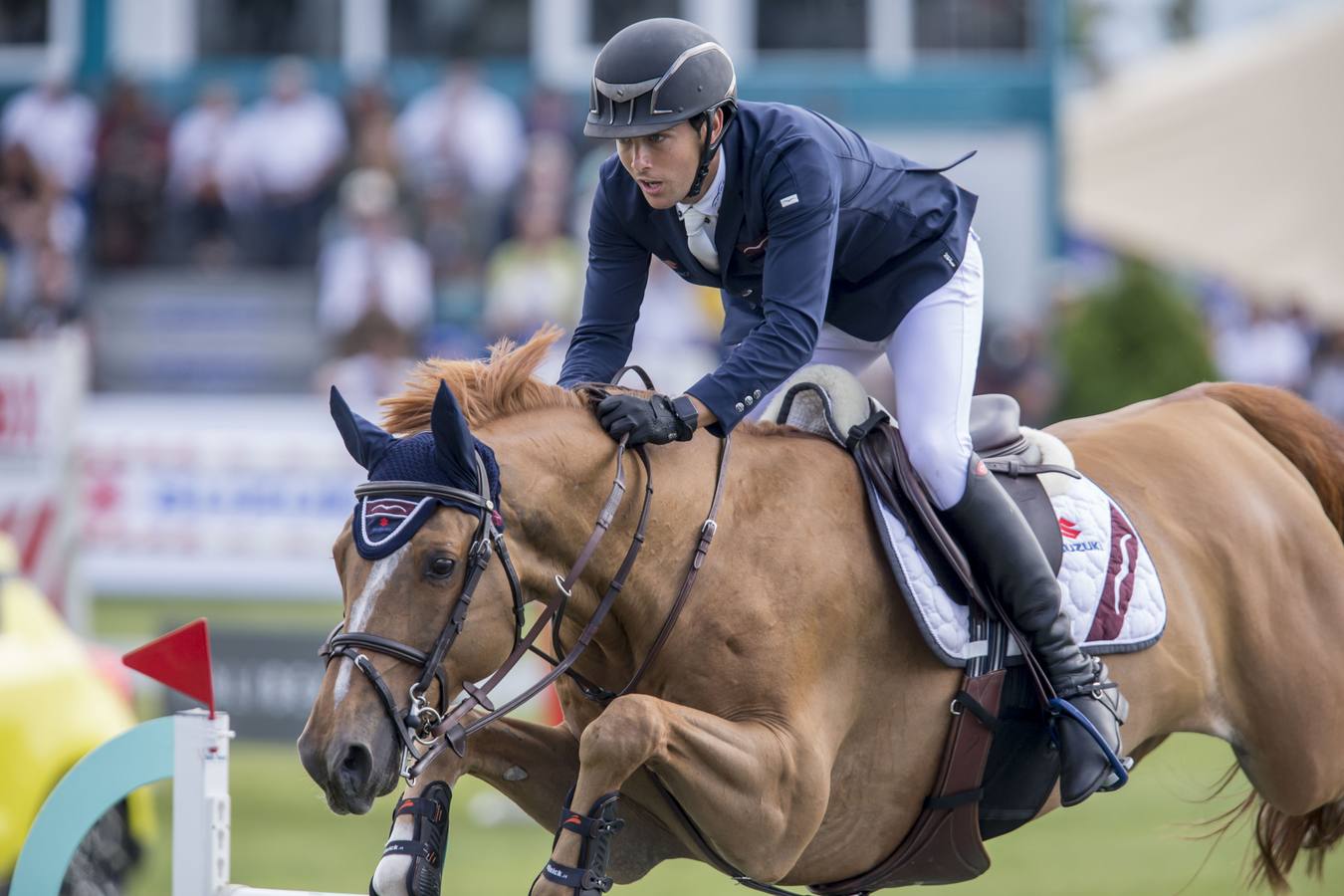 El jinete vitoriano González de Zárate ganó el Trofeo CaixaBank y la joven amazona cántabra Gabriela Pérez se hizo con el segundo puesto del Frigo, en una jornada que atrajo a multitud de personas a La Magdalena