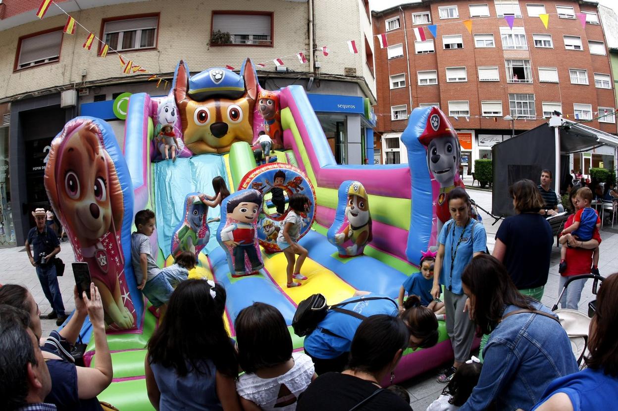 Los hinchables volverán a ocupar las plazas de un barrio tan popular como es el de Quebrantada. 