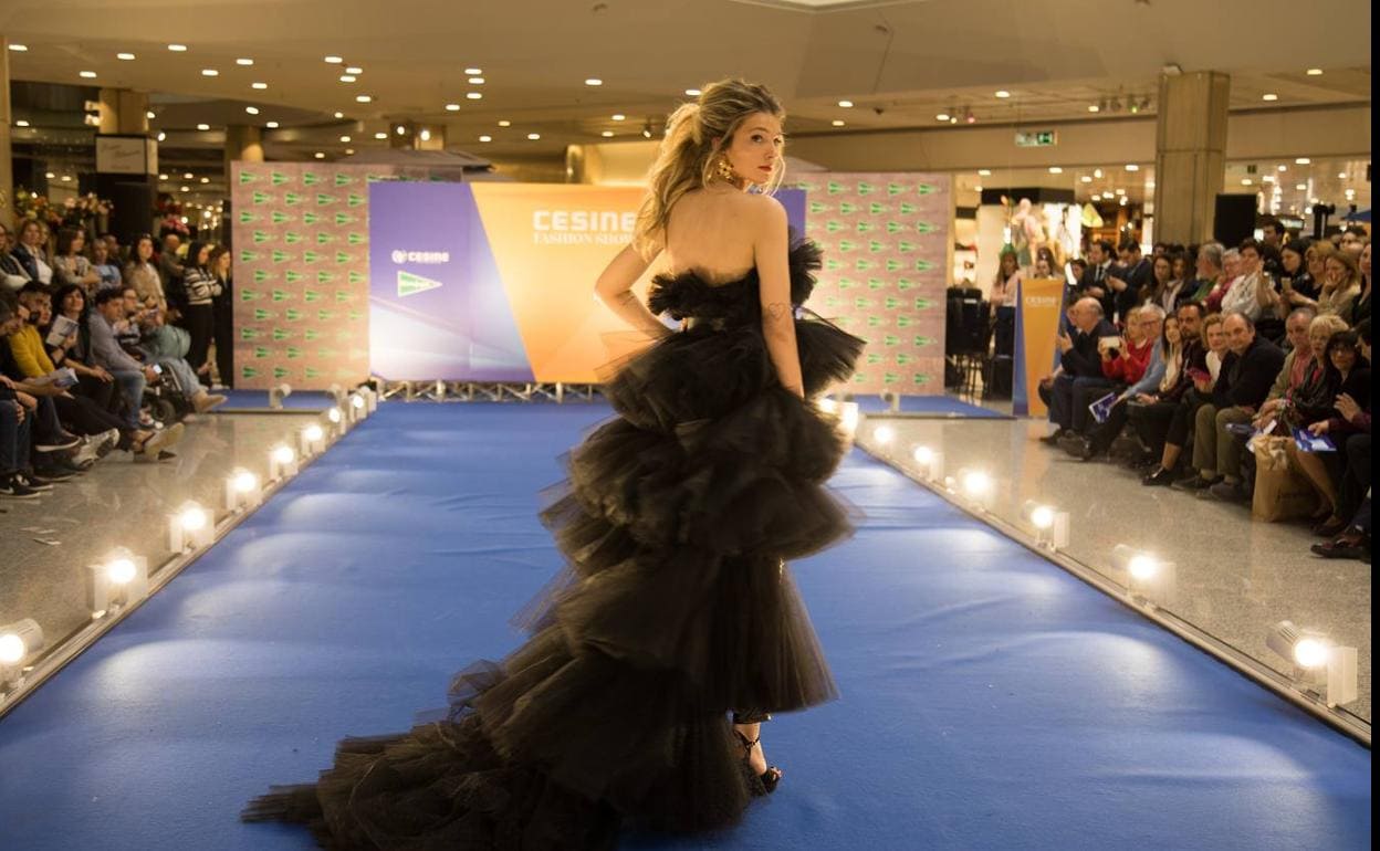 Imagen de uno de los diseños presentados por uno de los alumnos de Cesine en el Fashion Show celebrado en El Corte Inglés.