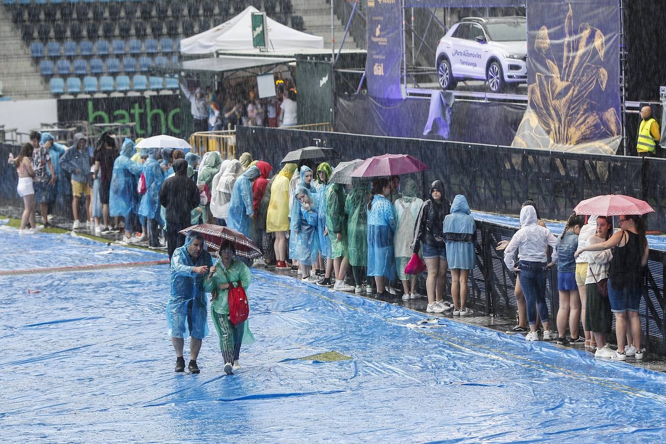 Fotos: Suspendidos por la lluvia los conciertos de Musica en Grande