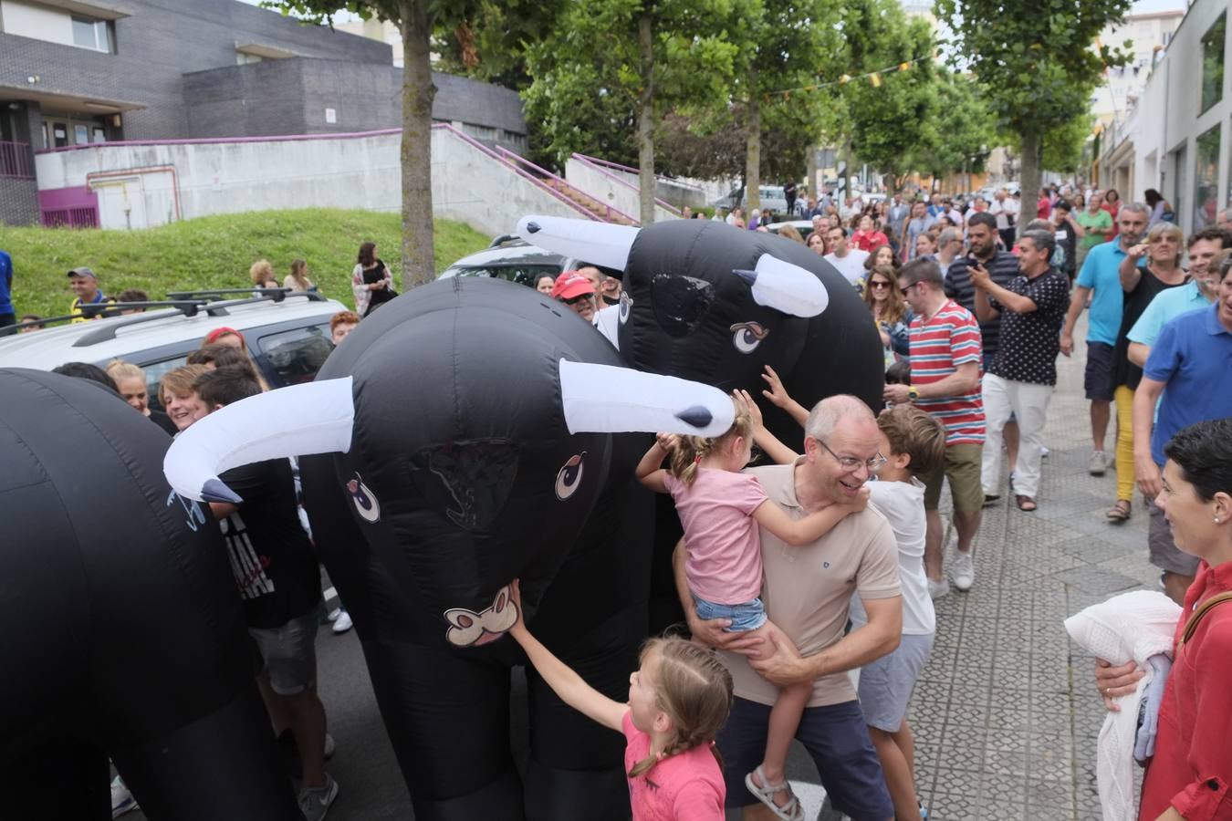 Fotos: Risas y carreras en el encierro infantil de Tetuán