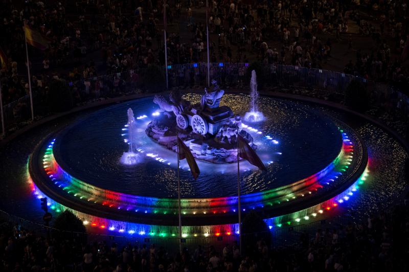 Fotos: Celebración superlativa y multicolor del Orgullo LGTBI en Madrid