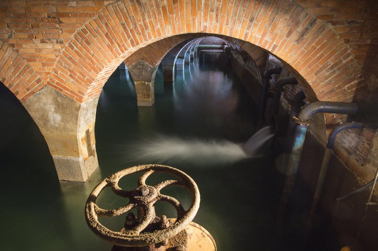 Imagen de la zona de depósitos de la traída de aguas de Pronillo.