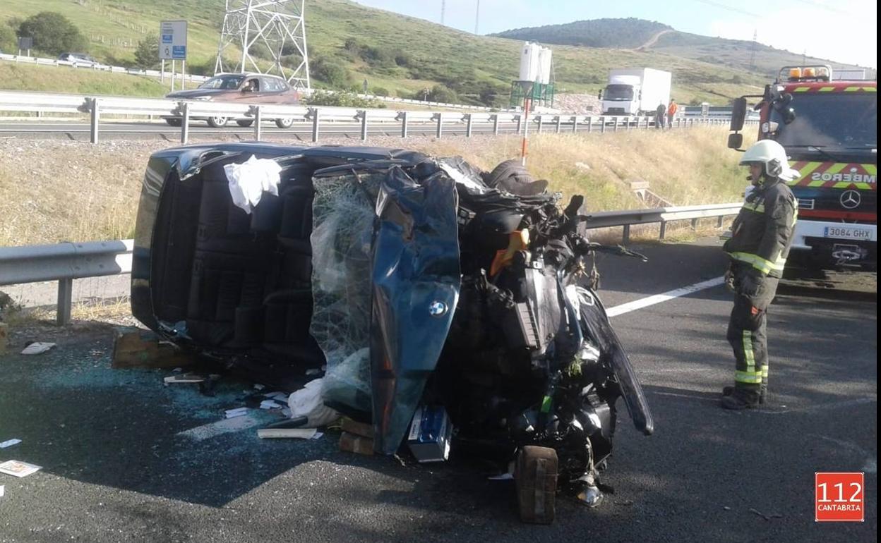 Heridas dos mujeres tras salirse de la vía y volcar su vehículo en la Autovía de la Meseta a la altura de Matamorosa