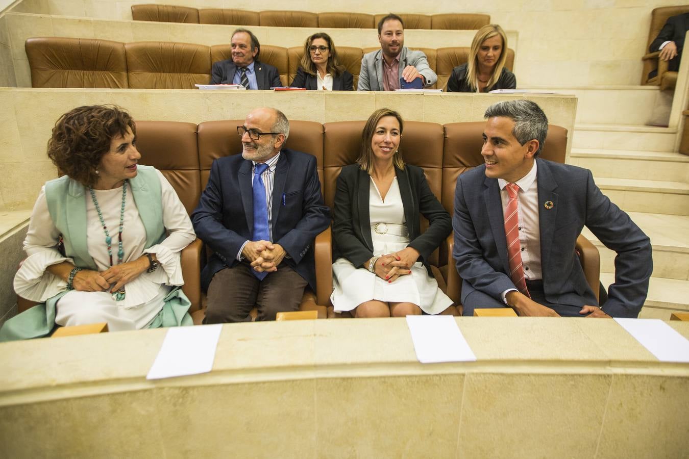 Fotos: Pleno para elegir el senador autonómico de Cantabria. Los consejeros se estrenan en su bancada